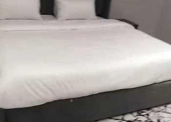 شقة بغرفة معيشة وغرفتين نوم 