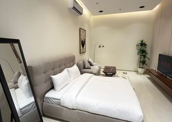 استديو هادئ بسرير ماستر