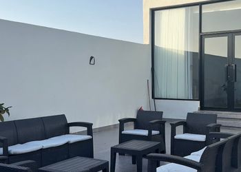 شاليه بغرفتين نوم و جلسة خارجية