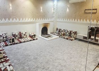 شاليه بمسبح وجلسه خارجيه