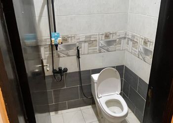 استديو هادئ وبأثاث مريح وبسيط 