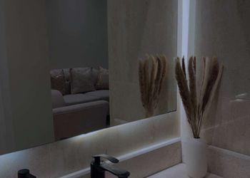 استديو بسرير ماستر وأثاث مريح 