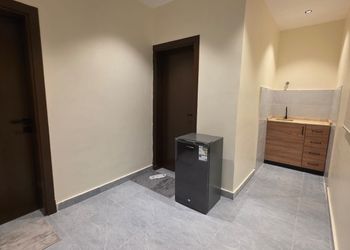 استديو بألوان مريحة وأثاث راقي