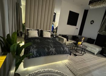 استديو هادئ بدخول ذاتي 