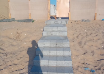 مخيم بجلسة خارجية و بيت شعر