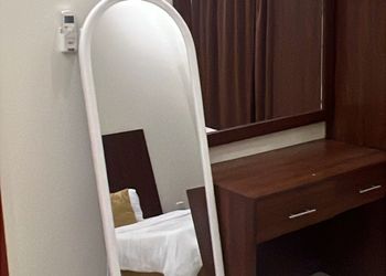 شقة بغرفة نوم وصالة ومطبخ 