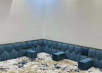 شاليه بمسطح اخضر وجلسة خارجية 