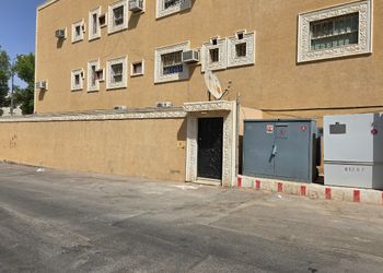 استديو هادئ بسرير ماستر