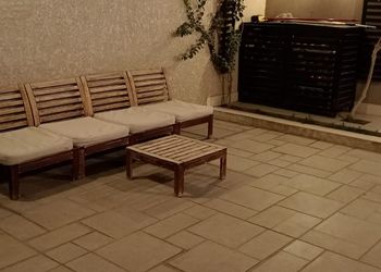 شاليه بمسبح خارجي وجلسة خارجية 