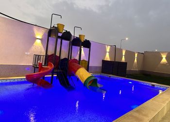 شاليه بغرفة نوم و جلسة خارجية