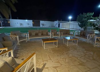 استراحة بمجالس وجلسة خارجية