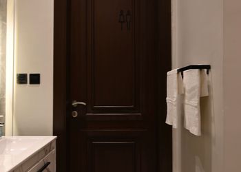 استديو بأثاث مريح وبسيط 