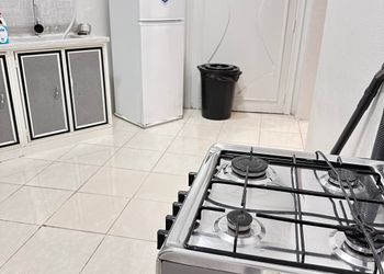 شقة بثلاث غرف نوم وصالة جلوس