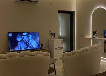 استديو بسرير ماستر وجلسة جانبية