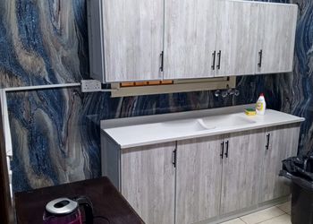 شقة بغرفة جلوس وغرفتين نوم 