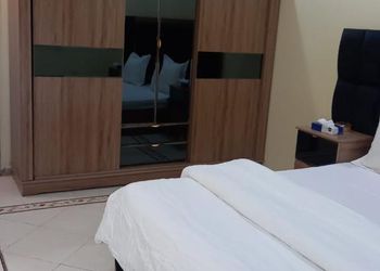 استديو بسرير ماستر وجلسة جانبية 