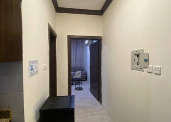 استديو بأثاث مريح وبسيط 