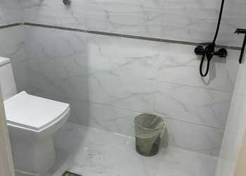 استديو بأثاث مريح وبسيط 
