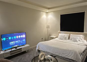 استديو بأثاث مريح بدخول ذاتي