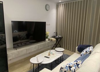 استيديو هادئ بدخول ذاتي