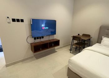 استديو هادئ بسرير ماستر