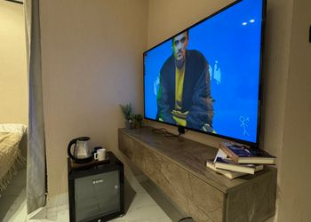 استديو بسرير ماستر وجلسة جانبية