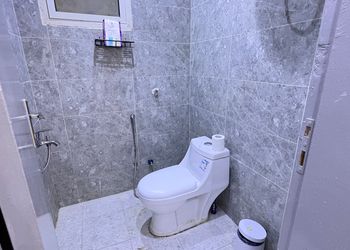 استديو بسرير ماستر وجلسة جانبية 