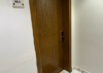 شقة بغرفة معيشة وغرفة نوم