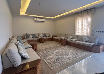 استراحة بمسطح اخضر وجلسة