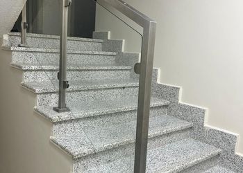 فيلا بخمس غرف نوم ودخول ذكي