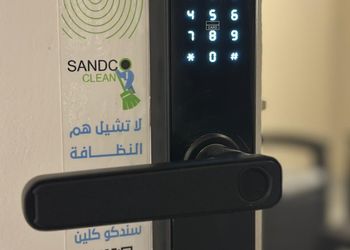 شقة بغرفة جلوس وغرفة نوم 