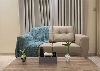 استديو بسرير ماستر وجلسه جانبيه
