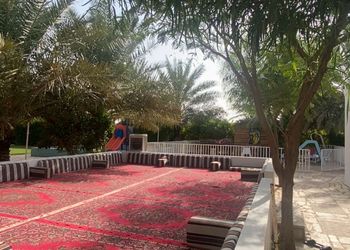 استراحة بمسبح وجلسة خارجية 