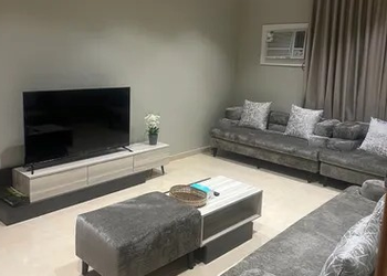 شقة بغرفتين نوم وصالة