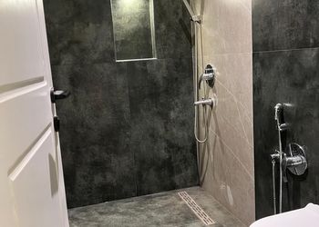 استراحة بمجلس وفناء خارجي 
