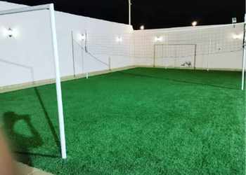 إستراحة بمسبح وملعب كرة طائرة
