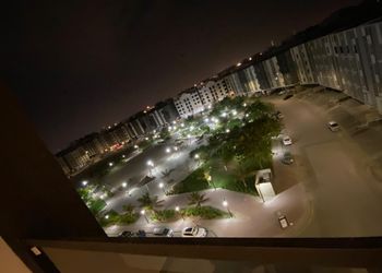 شقة عصرية مع بلكونة 