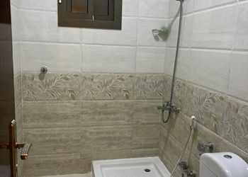 شقة بصالة انيقة وغرفتين نوم