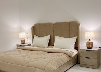 شقة بدخول ذاتي وغرفة نوم مريحة 