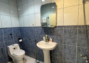 استديو هادئ بسرير ماستر