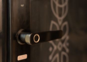 استديو بسرير ماستر وجلسة جانبية 