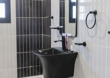 شقة بدخول ذاتي وصالة أنيقة 
