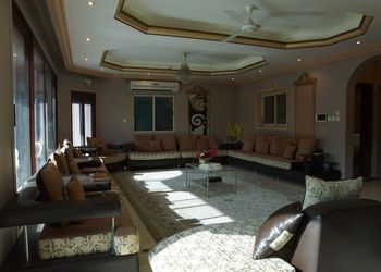 فيلا بمسبح خارجي وغرف نوم