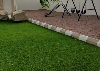 شاليه بخيمة و مسطح اخضر  