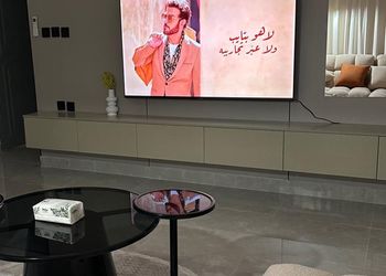 استديو هادئ بسرير ماستر