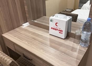 استديو بأثاث مريح وبسيط 