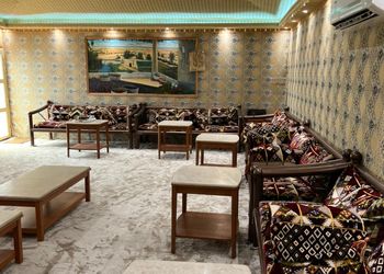 استراحةبجلسة خارجية وألعاب أطفال