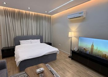 استديو هادئ بسرير ماستر 