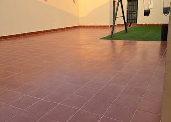 استراحة بمسطح اخضر ومجالس