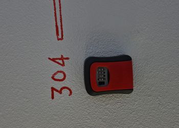 شقة بغرفتين نوم وصالة 